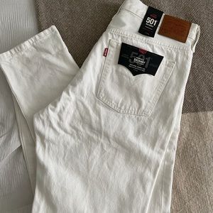 Women’s Levi’s High Rise Jeans (Fitted through hip and thigh )